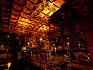 普賢院　本堂にて